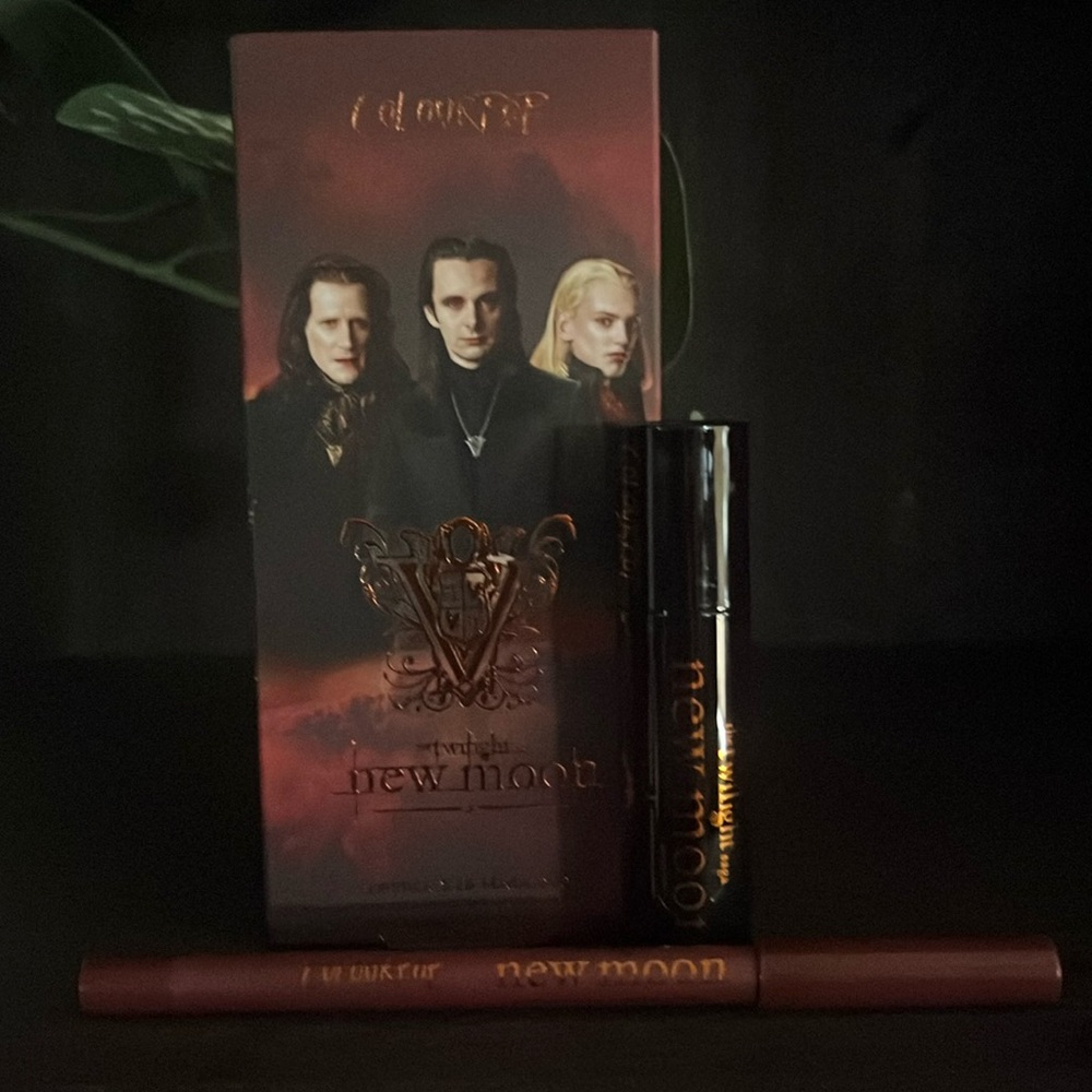 COLOURPOP Twilight New Moon Lipstick Duo
NEW